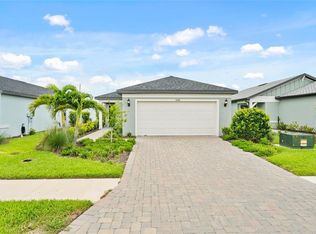 6560 Silverstar Dr, Sarasota, FL 34240