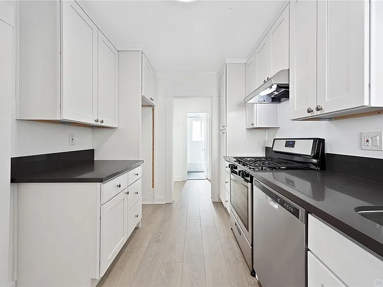 921 Grand Ave #919 — Photo 1