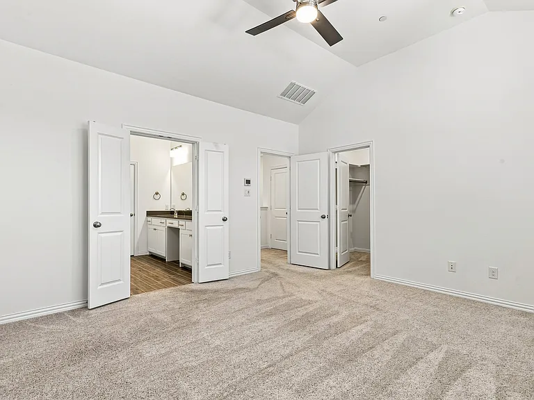 537 Parkside Dr — Photo 19