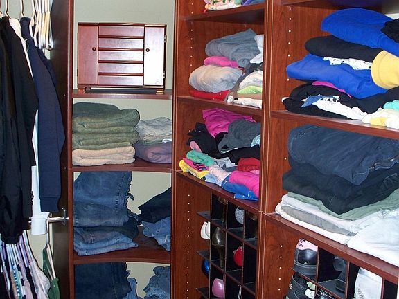 Walk In Bedroom Closet