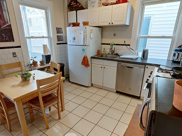 378 Washington St #4 — Photo 3