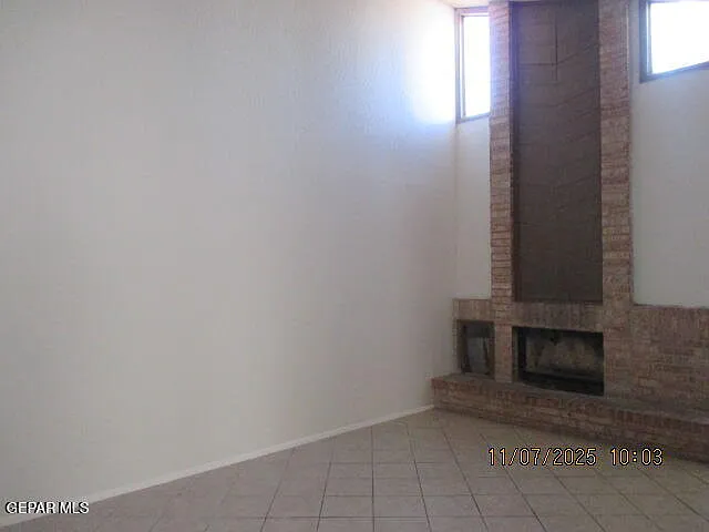 Building Photo - 3558 E Glen Dr #B