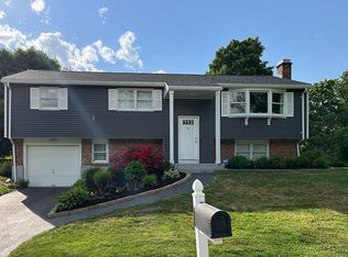 36 Rolling Ln, Hudson, MA 01749