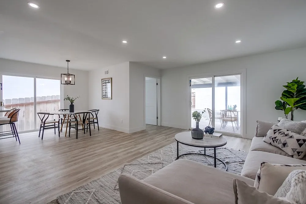 4 bed, 2000 sqft, $5,000 — Photo 1