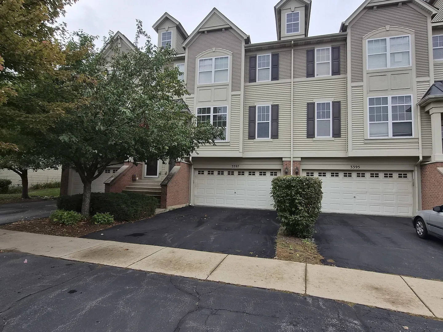 3 bed, 2.5 bath, 1776 sqft, $2,700 — Photo 1