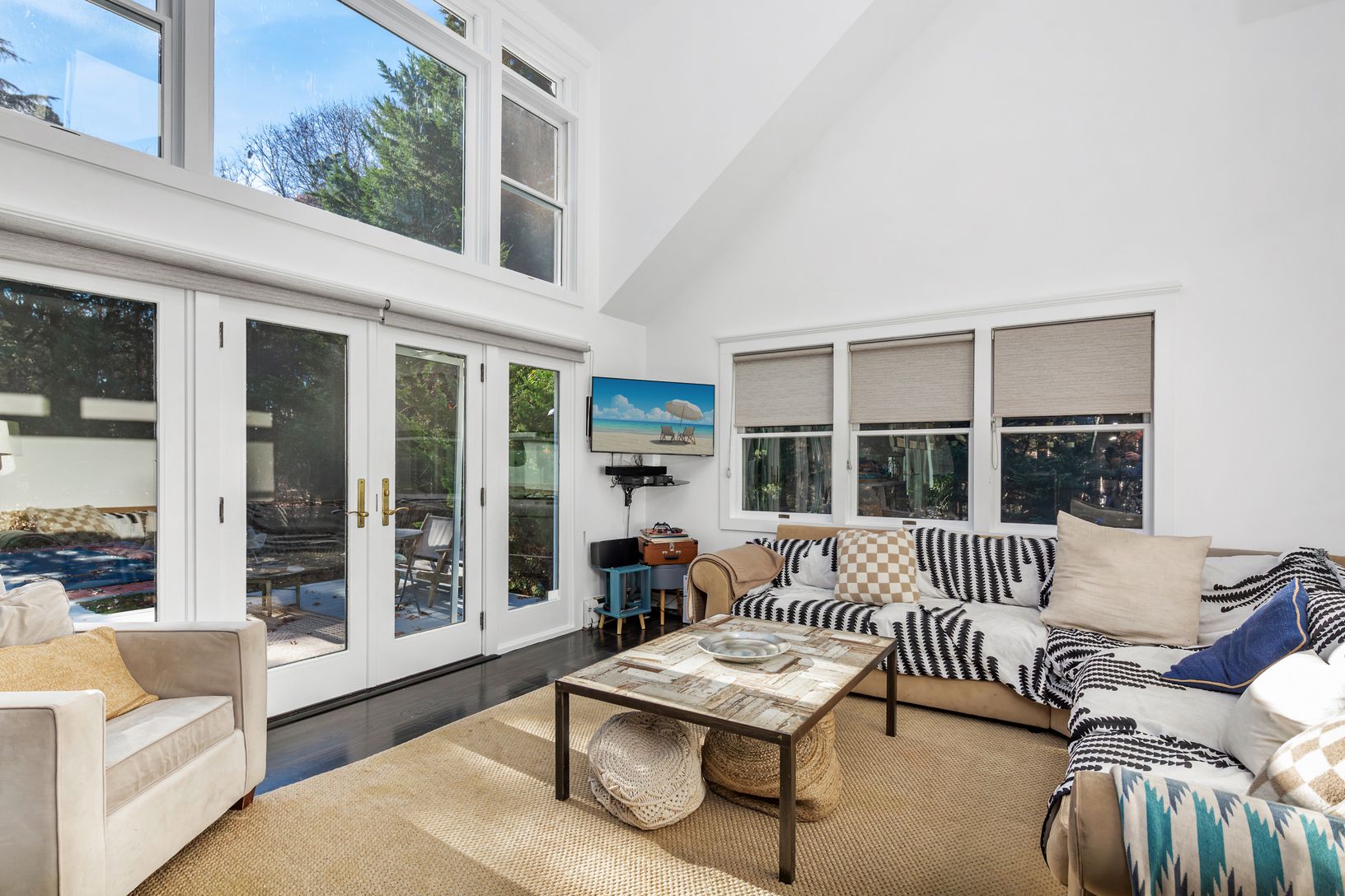  Tons of natural light everywhere