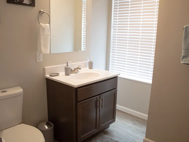 909 S Locust St — Photo 11
