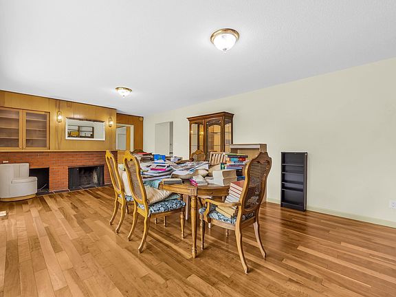 4th image of 568 Saint Giles Rd