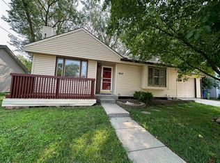 9717 Oak Ridge Dr, Bellevue, NE 68123