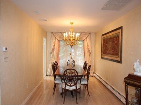4th image of 82 Forsythia Ln
