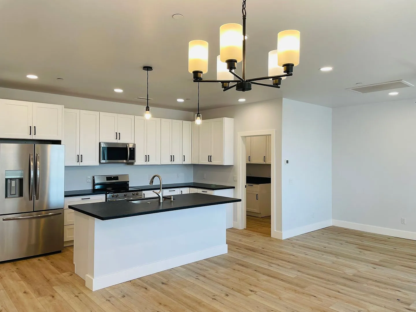17 N. Alamos Drive Cottonwood One-Time Leasing — Photo 3