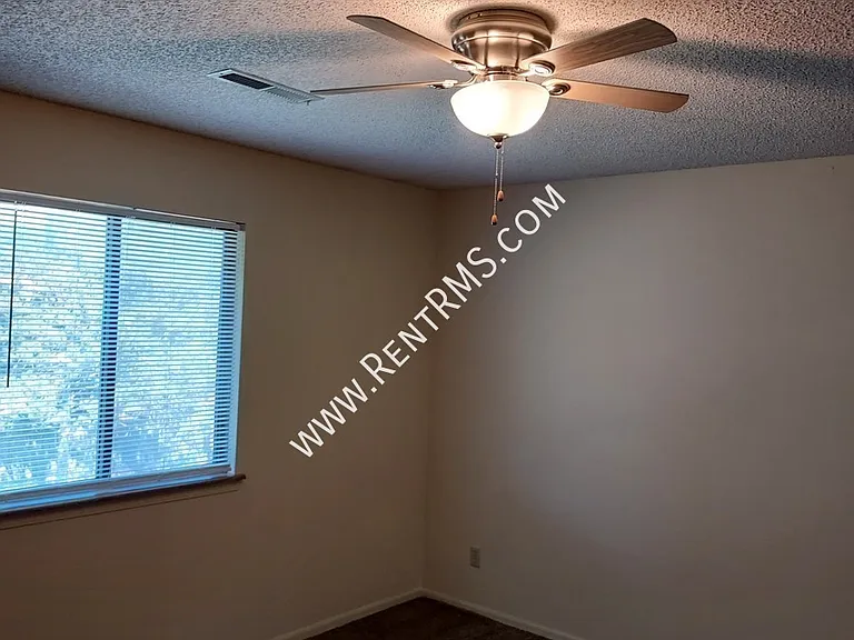 2131 SW Brandywine Ln — Photo 17