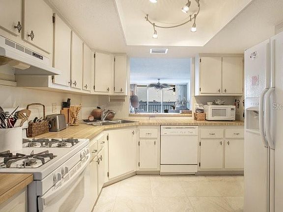 4th image of 6060 Shore Blvd S APT 406