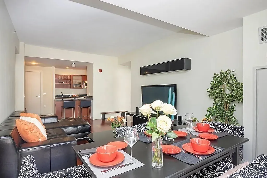 2 bed, 1125 sqft, $4,500 — Photo 1