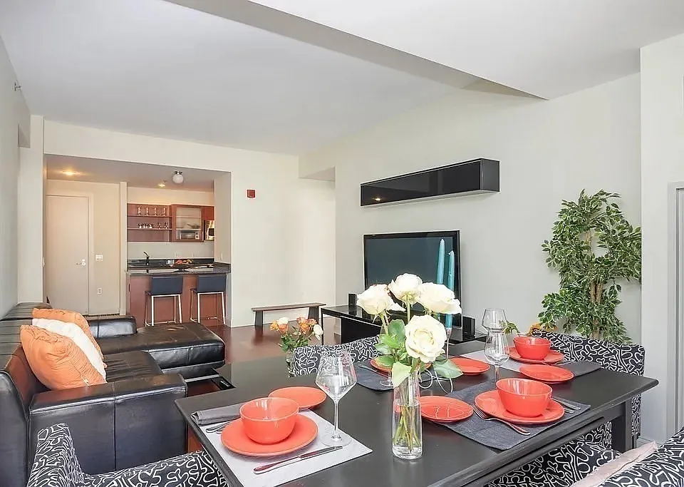 17 Otis St #503