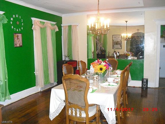 3rd image of 25 Warrington Pl