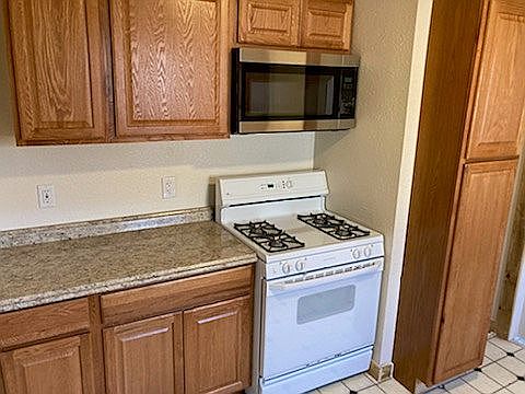 5th image of 2121 Oxford Ave SE