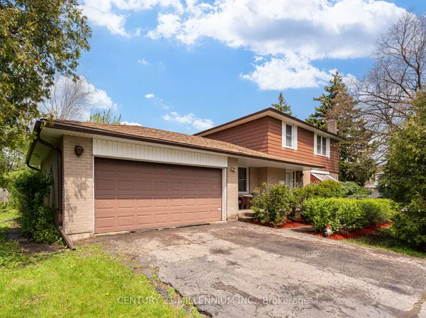 2 Durham Cres, Brampton, ON L6T 2X6
