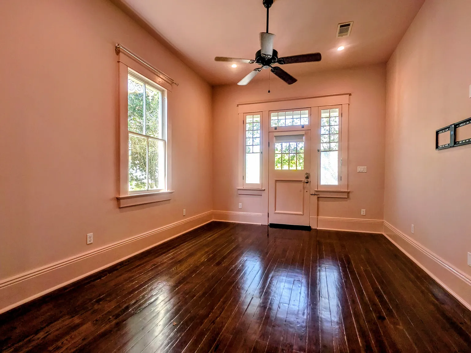 2 bed, 1500 sqft, $2,900 — Photo 2