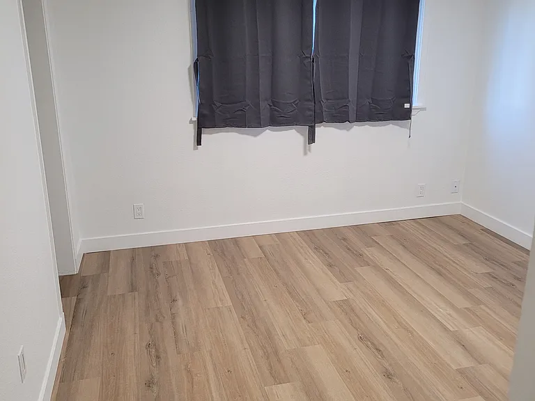 1554 Houston Ave — Photo 8
