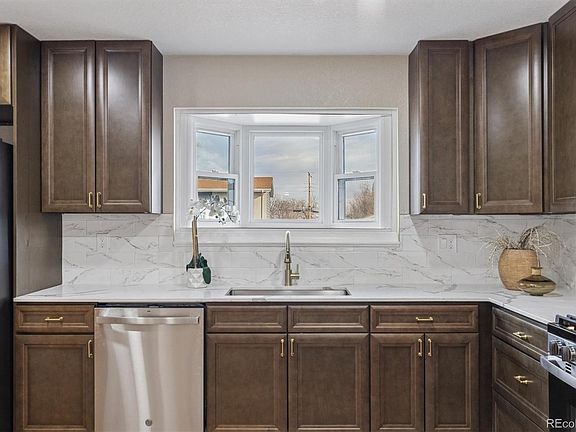 5th image of 951 S Briarwood Drive