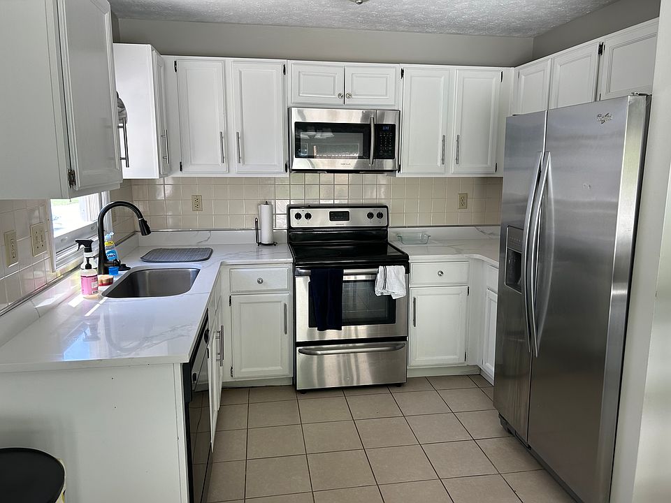 1st image of 457 Fox Harbour Dr