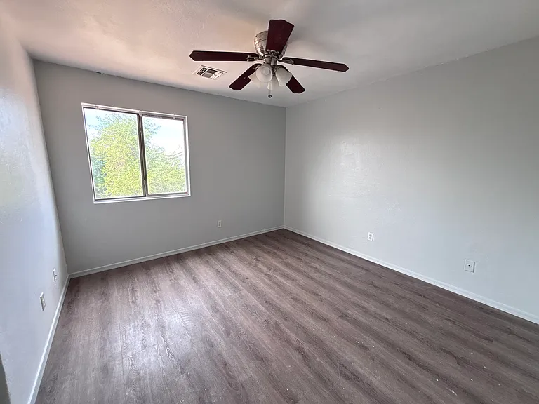 3134 W Huntington Dr — Photo 10