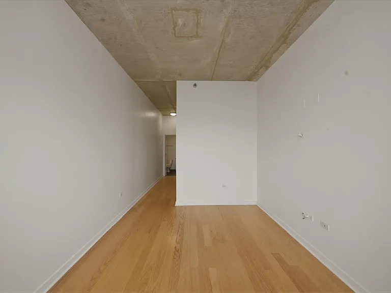 235 W Van Buren St #4507 — Photo 17