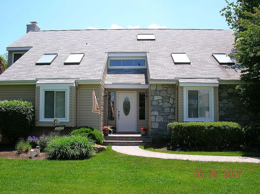 420 Beaumont Cir photo 1