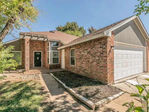 2203 Wamsetta Dr, Arlington, TX 76018