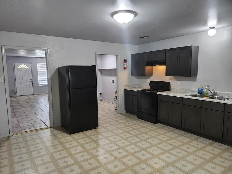 4751 Lynhuber Dr — Photo 6