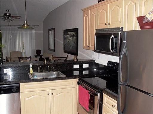 5th image of 9952 Nob Hill Ln