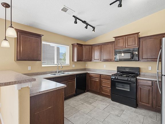 3rd image of 312 Calle Evangeline