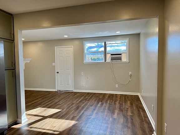 4th image of 2109 Villaret Dr SW #2