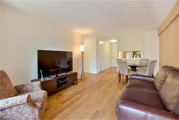 Rented by (Legacy) Elegran | media 6