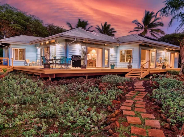 4720 Pohakuloa Rd, Maunaloa, HI 96770