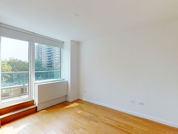 5th image of 795 Columbus Ave APT 4D
