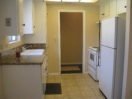 4th image of 1331 Victoria Dr #18