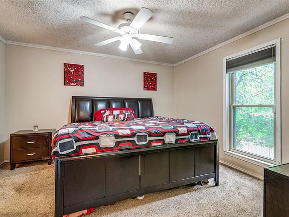 5th image of 2327 Torrington Dr APT B