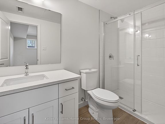 5th image of 824 Woolwich St #136