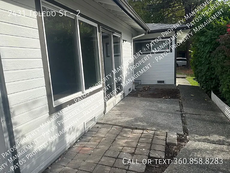 2431 Toledo St #2 — Photo 3