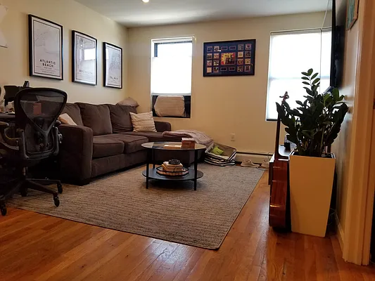 Rented by Dorit Avidar, LREB | media 5