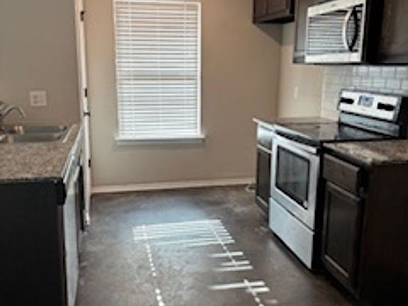 4th image of 118 NE 23rd St #118K