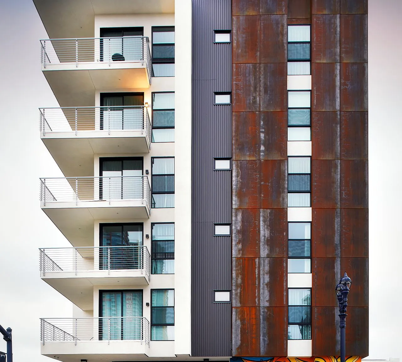 Where Convenience meets Comfort at the Leo — Photo 2