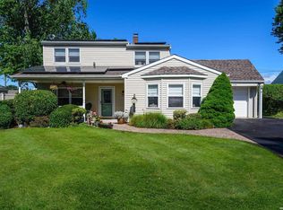 129 Swan Ln, Levittown, NY 11756