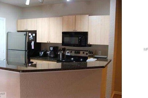 4th image of 4998 Cambridge Blvd APT 102