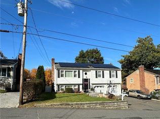 196 Horseshoe Dr, Waterbury, CT 06706