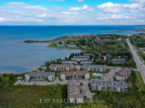 5 Anchorage Cres #202, Collingwood, ON L9Y 0Y6
