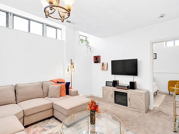 3rd image of 356-358 Main St #1