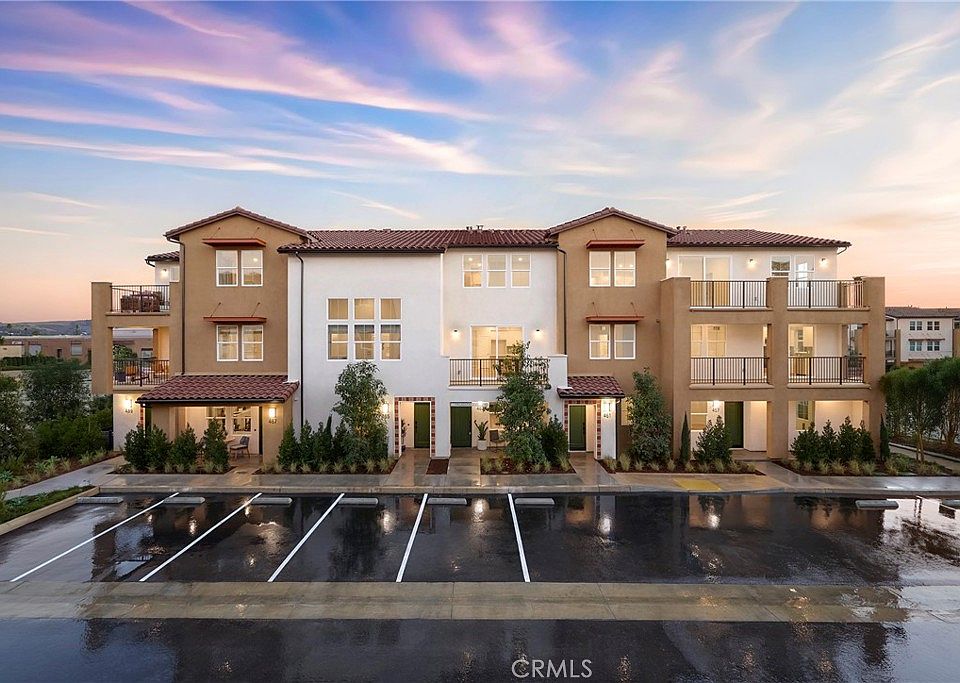 1st image of 425 Paradiso Pl
